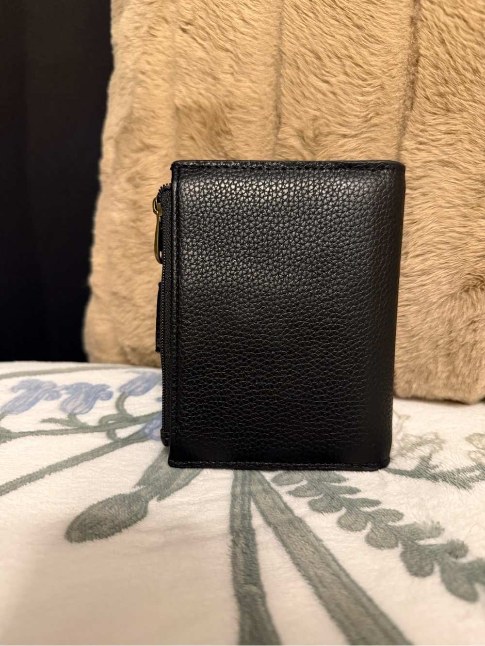 Classic Black Pebbled faux leather Wallet with removable card case - Picture 2 of 4
